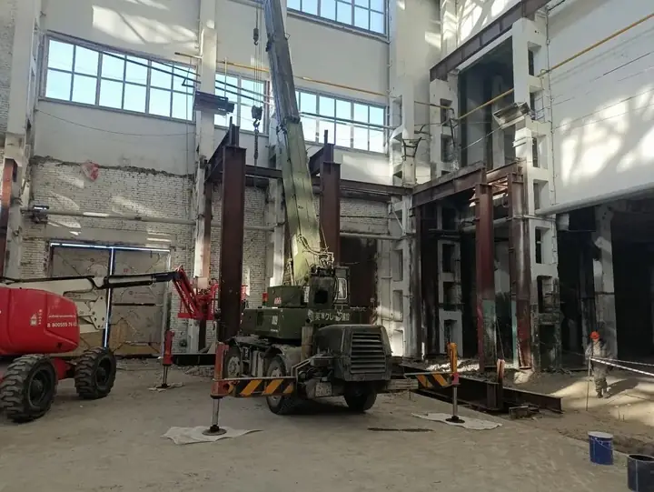 Монтаж металлоконструкций на площадке АО НПО Курганприбор