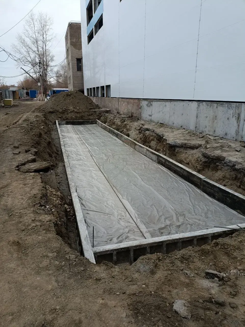 Устройство монолитного фундамента на площадке